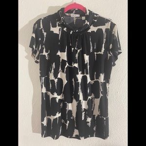 New York & Company turtle neck short sleeve top